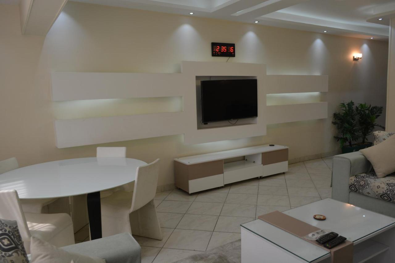 Ferienwohnung شقه مفروشه 3 غرف امام سيتي ستارز Kairo Exterior foto