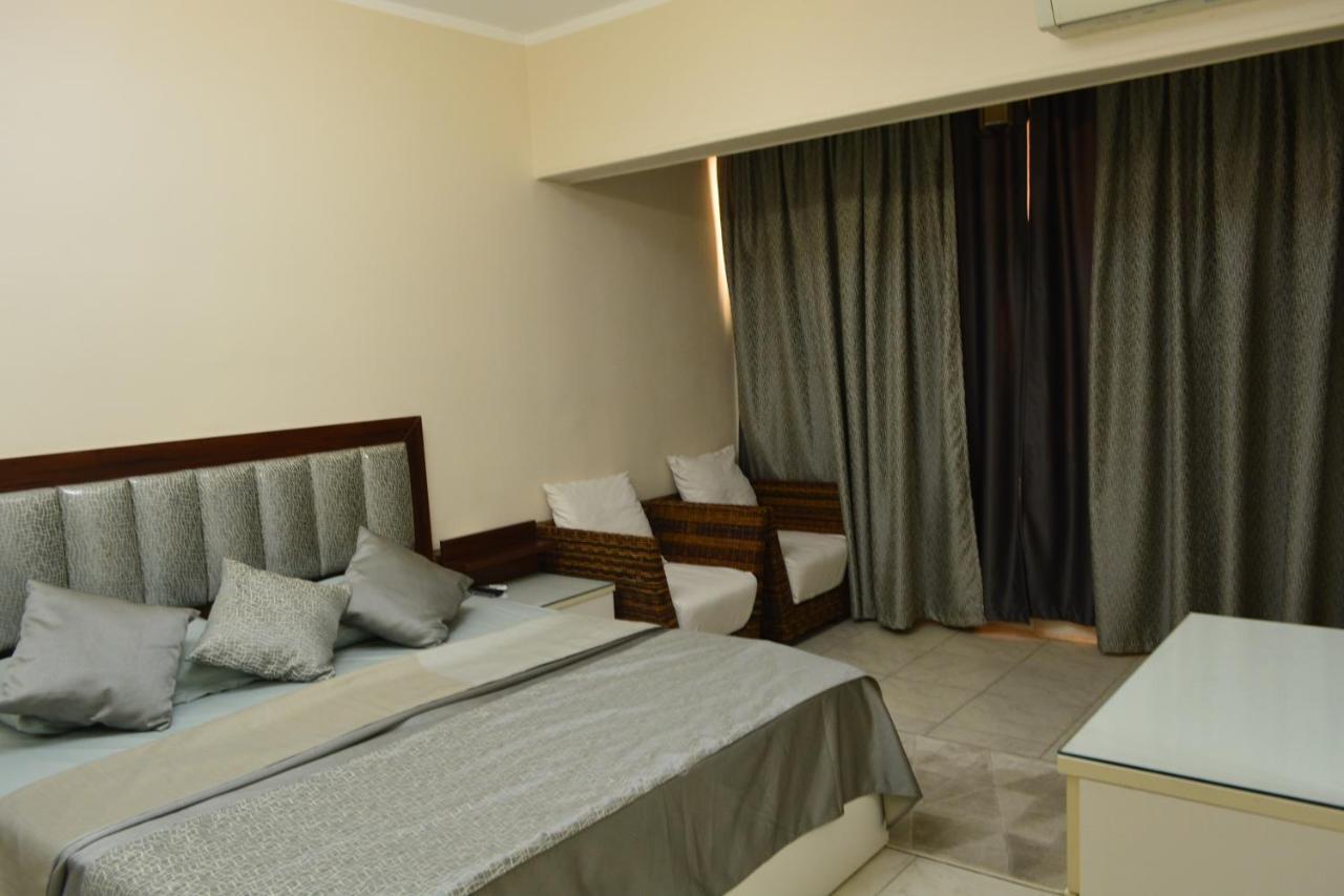 Ferienwohnung شقه مفروشه 3 غرف امام سيتي ستارز Kairo Exterior foto
