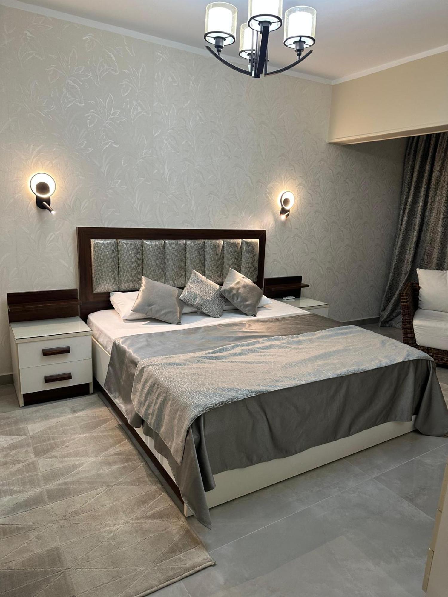 Ferienwohnung شقه مفروشه 3 غرف امام سيتي ستارز Kairo Exterior foto