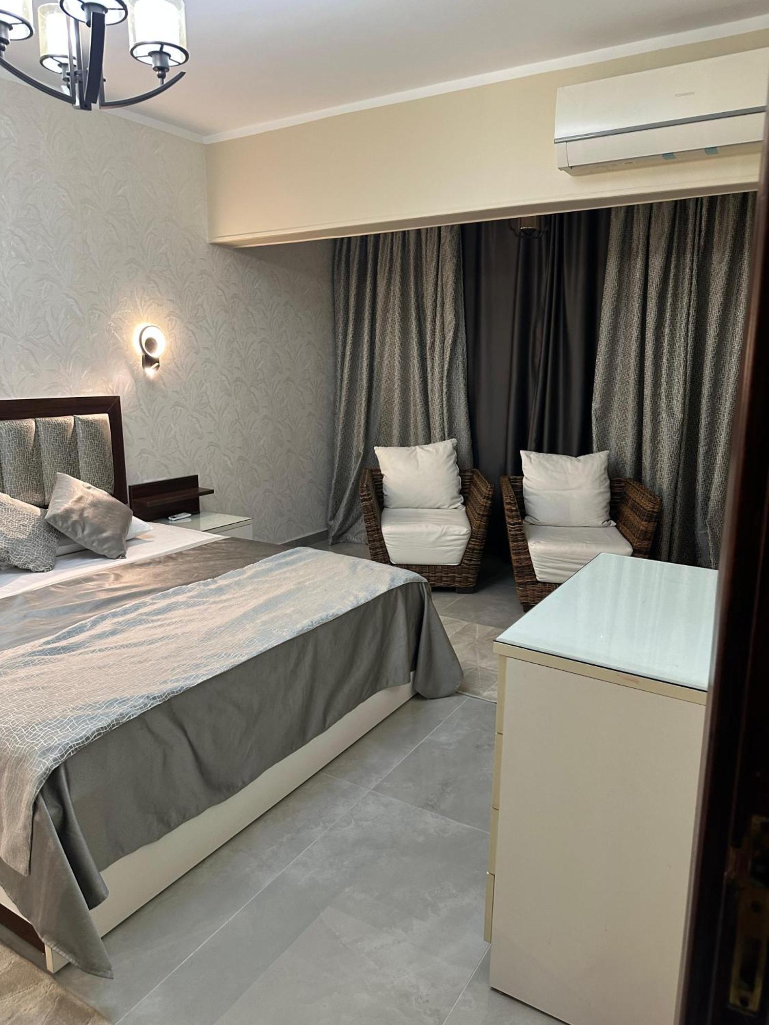 Ferienwohnung شقه مفروشه 3 غرف امام سيتي ستارز Kairo Exterior foto
