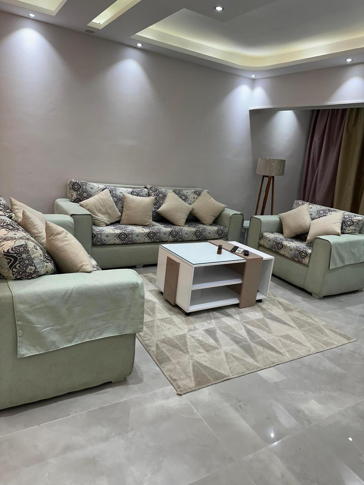 Ferienwohnung شقه مفروشه 3 غرف امام سيتي ستارز Kairo Exterior foto