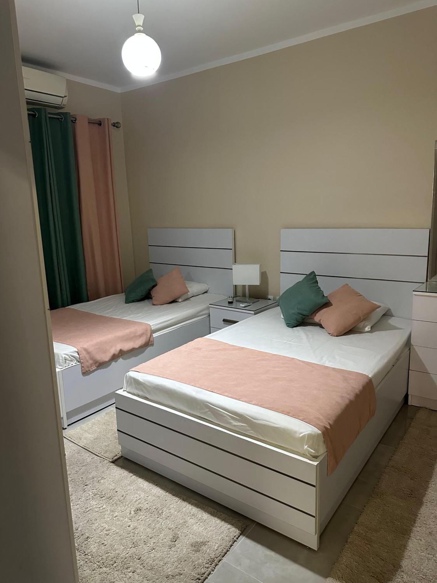 Ferienwohnung شقه مفروشه 3 غرف امام سيتي ستارز Kairo Exterior foto